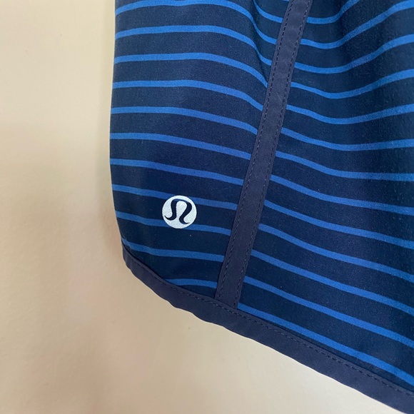 Lululemon Patterned Short - Picture 2 of 6
